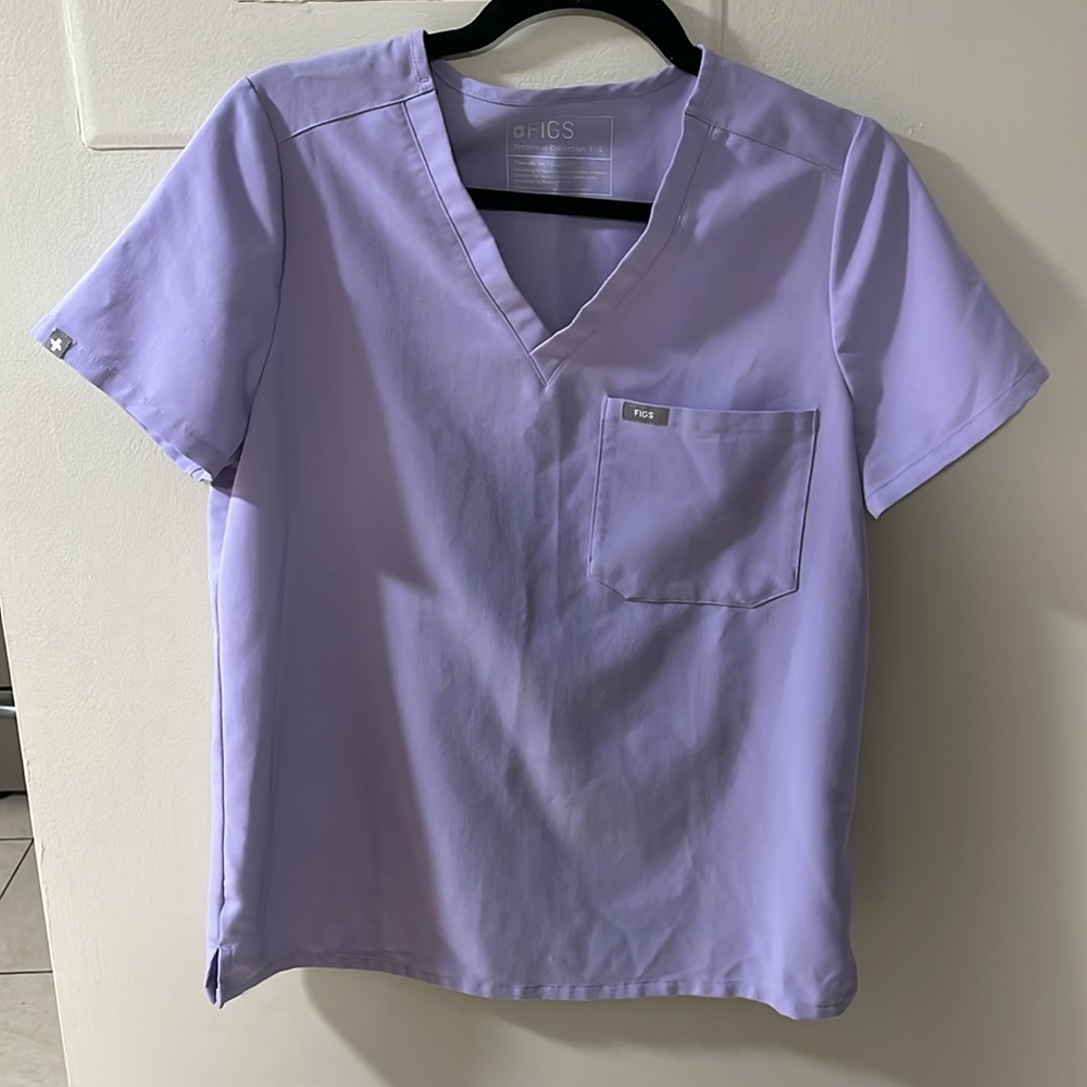⋆ FIGS | Caterina Scrub Top — Lavender Dew
